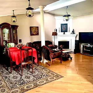 https://tsisana-guest-house.alltbilisihotels.com